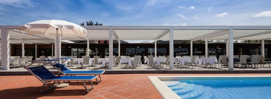 Opera Louvered larghe structure over restaurant cafe by Sunair.jpg Opera Louvered larghe structure over restaurant cafe by Sunair.jpg
